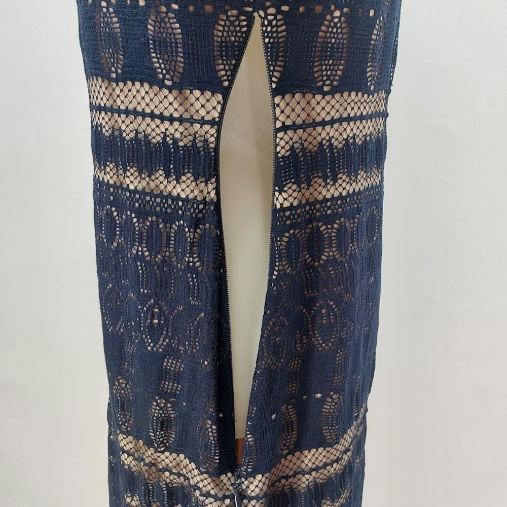 BCBGMAXAZRIA Tanya Dress Women's Medium Navy Blue Crochet Lace Sheath Evening - Picture 7 of 10